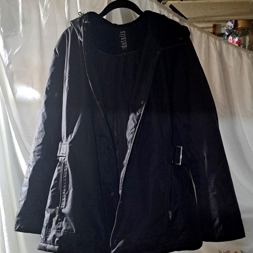 International details hooded jacket black xxl pockets